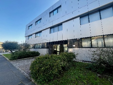 Foto Ufficio in Via Gallarate 215, Milano Gallaratese con 9 locali