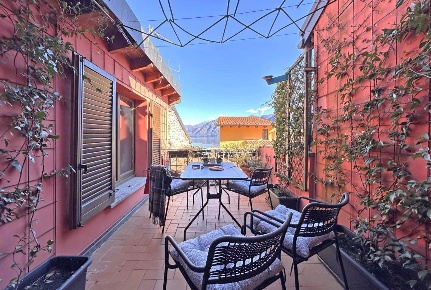 Foto Appartamento in Via Giuseppe Garibaldi 6, Argegno Centro con 2 locali