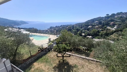 Foto Villa unifamiliare a Rapallo San Michele di Pagana con 8 locali