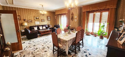 Foto Appartamento a Oria con 6 locali in vendita