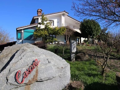 Foto Appartamento a Albaretto della Torre con 20 locali in vendita