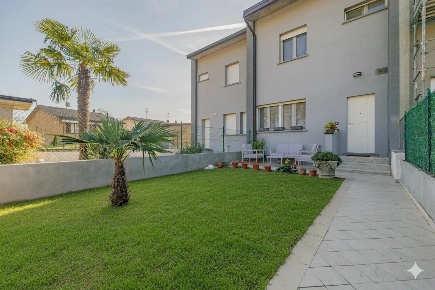 Foto Villa a schiera in Via Giuseppe Verdi 14, Cavenago d'Adda Centro