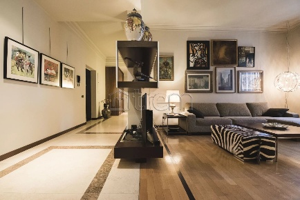 Foto Appartamento in via Tarra 1, Milano Centrale con 6 locali in affitto