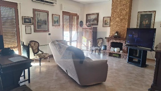 Foto Appartamento in Via Francesco Mortellaro, Siracusa con 5 locali