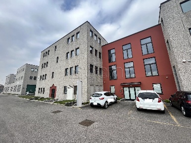 Foto Ufficio a Rho Lucernate con 1 locali in affitto