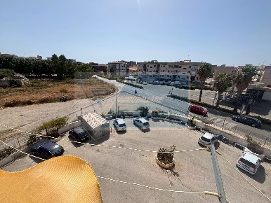 Foto Appartamento in Viale Santa Panagia SR, Siracusa con 4 locali