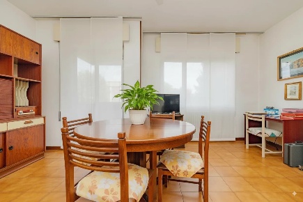 Foto Appartamento in Via Fratelli Baggi 17, Lodi con 3 locali in vendita