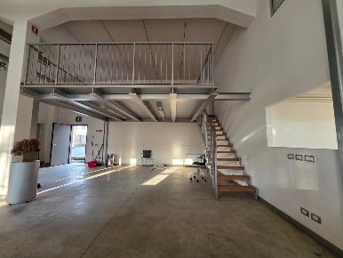 Foto Loft in Viale Trento e Trieste 37, Lodi Braila, Stazione con 5 locali