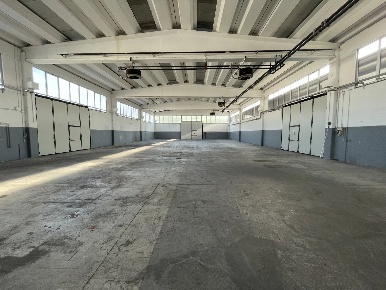 Foto Magazzino a Piobesi d'Alba con 1 locali in affitto