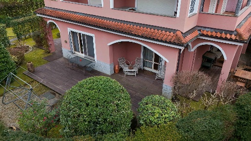 Foto Appartamento in Centro Via Selvalunga 1, Stresa Centro con 5 locali