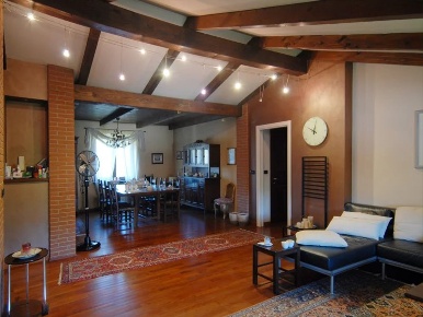 Foto Villa unifamiliare a Monchiero con 16 locali in vendita