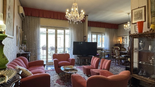 Foto Appartamento in Via Luigi Miceli 33, Cosenza Centro con 6 locali