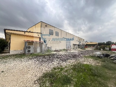 Foto Magazzino in Contrada Spalla, Melilli con 2 locali in vendita