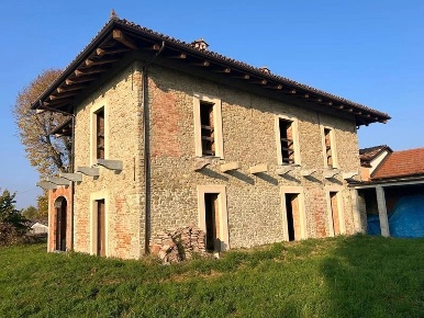 Foto Villa unifamiliare a Lequio Berria con 7 locali in vendita