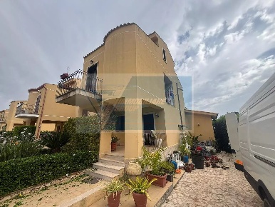 Foto Villa unifamiliare in Via Siracusa Belvedere, Siracusa con 4 locali