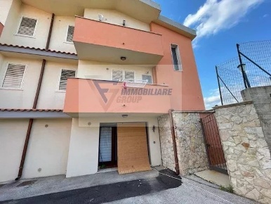 Foto Villa unifamiliare in Traversa Mulino Marino, Siracusa con 6 locali