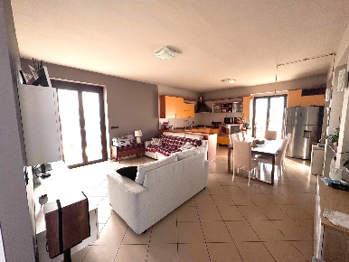 Foto Villa unifamiliare a Pralormo con 10 locali in vendita