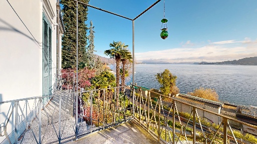 Foto Appartamento in Via Strisce 28, Meina Centro con 2 locali in vendita