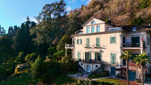 Foto Appartamento in Via Strisce 28, Meina Centro con 2 locali in vendita