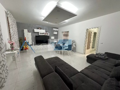 Foto Appartamento in Via Pavese, Noto Centro con 7 locali in vendita