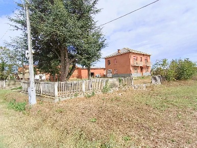 Foto Appartamento a Valfenera Centro con 6 locali in vendita