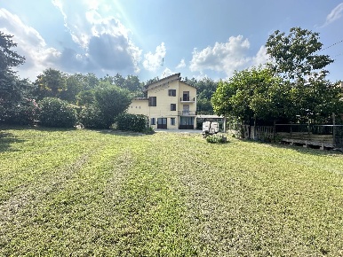 Foto Appartamento a Sommariva Perno San Giuseppe con 4 locali in vendita