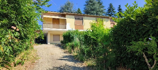 Foto Appartamento a Montà Centro con 10 locali in vendita