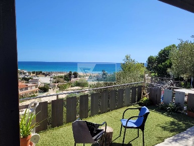 Foto Villa unifamiliare a Noto Lido Di Noto con 4 locali in vendita