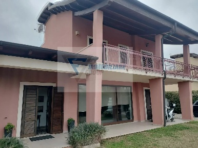 Foto Villa unifamiliare in Via Randone, Siracusa Scala Greca - Neapolis