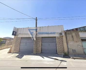 Foto Negozio in Via Elorina, Siracusa Carrozziere - Sacramento con 2 locali