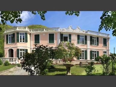 Foto Hotel a Ormea con 10 locali in vendita