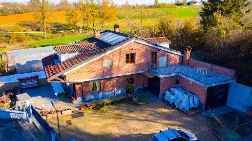 Foto Villa unifamiliare a Pralormo con 6 locali in vendita