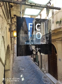 Foto Negozio in Via Delle Carceri Vecchie, Siracusa Ortigia con 3 locali