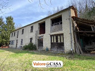 Foto Rustico a Monastero Bormida con 8 locali in vendita
