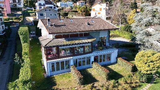 Foto Villa unifamiliare in Via Raffaello Sanzio 18, Stresa Centro
