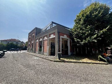 Foto Negozio in Via della Filanda 4, Vanzago Centro con 1 locali in affitto