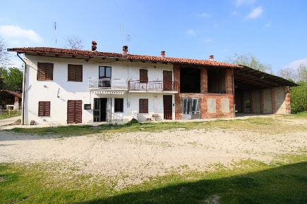 Foto Appartamento in Frazione San Grato, Monteu Roero con 5 locali