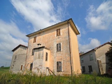 Foto Cessione attività a Rocca Cigliè con 7 locali in vendita