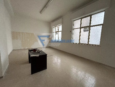 Foto Negozio in Via Sofio Ferrero, Siracusa Bosco Minniti con 5 locali