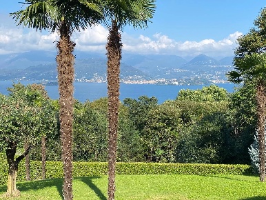 Foto Villa unifamiliare in Strada Vecchia per Passera 10, Stresa Centro