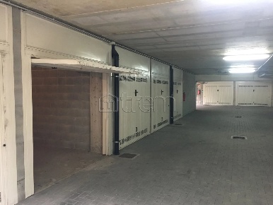 Foto Box in via Arona, Rho Lucernate con 1 locali in vendita