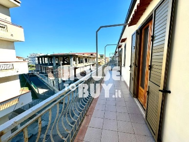 Foto Appartamento in via Albert Einstein 71, Cirò Marina con 3 locali