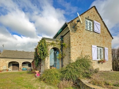 Foto Villa unifamiliare a Murazzano con 7 locali in vendita