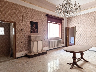 Foto Appartamento a Oria con 10 locali in vendita