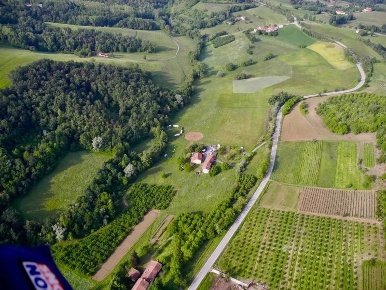 Foto Rustico a Mondovì Altipiano con 8 locali in vendita