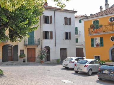 Foto Casa indipendente a Monesiglio con 5 locali in vendita