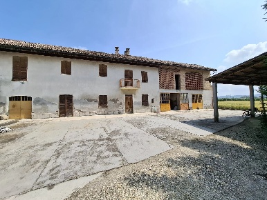 Foto Rustico in Govone Via Priosa, Govone Canove con 9 locali in vendita