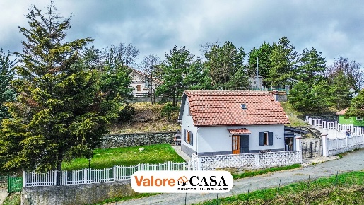 Foto Villa unifamiliare a Ponzone con 4 locali in vendita