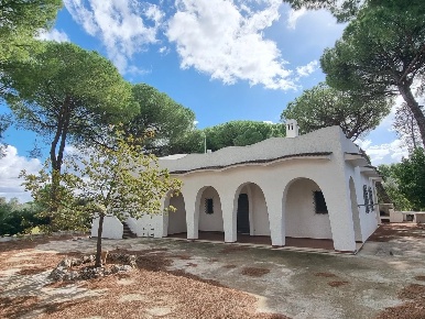 Foto Villa unifamiliare a Francavilla Fontana con 6 locali in vendita