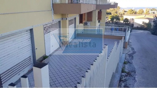 Foto Magazzino in via Jonica, Siracusa Belvedere - Tremmilia con 1 locali